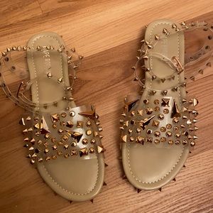 Cape Robbin size 6 Sandals